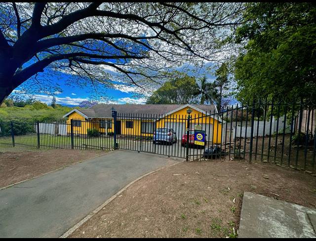 3 BEDROOM HOUSE FOR SALE IN HAYFIELDS
